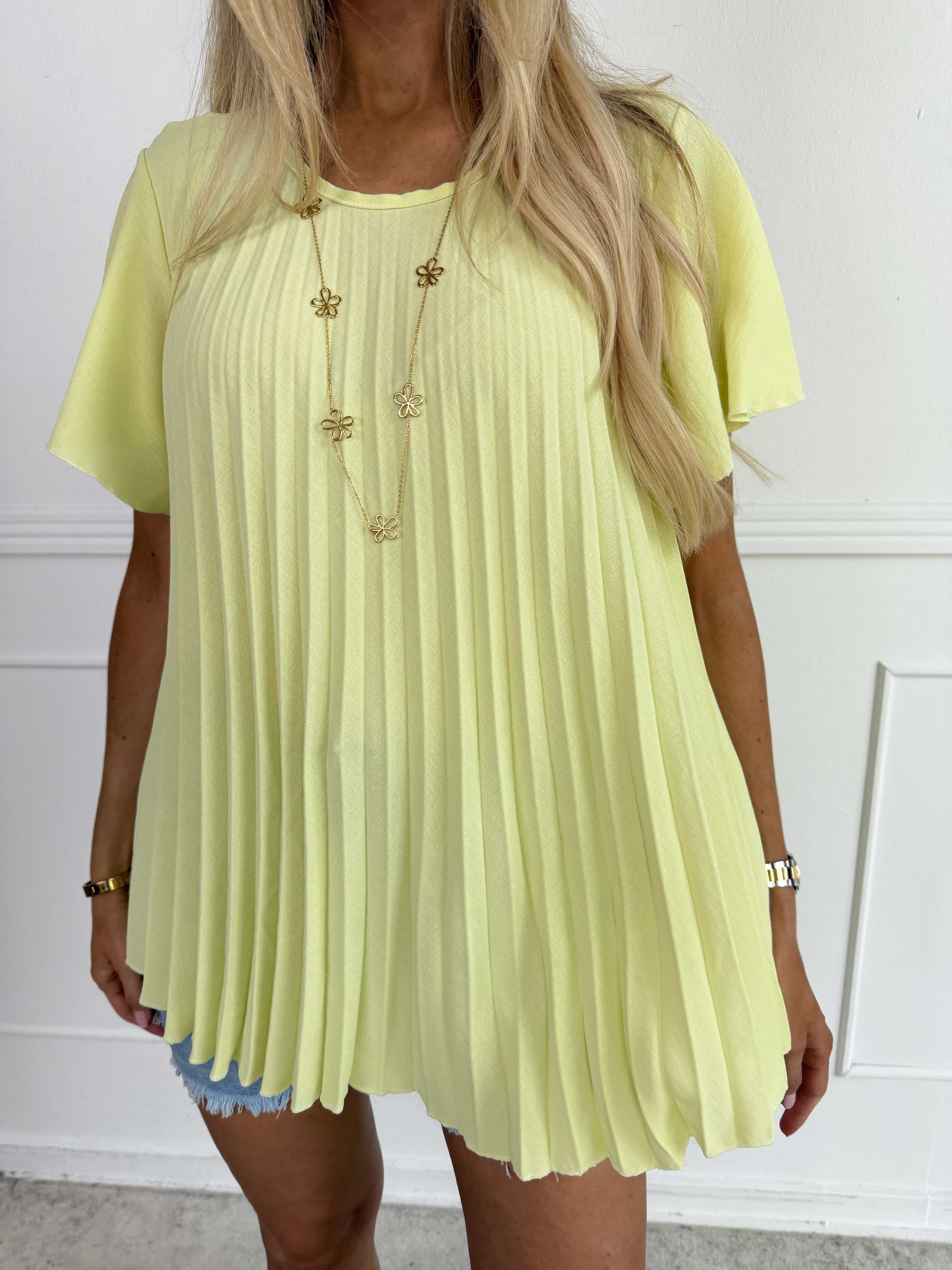 Juna - Let og luftig plisseret plus size T-shirt i en viskoseblanding